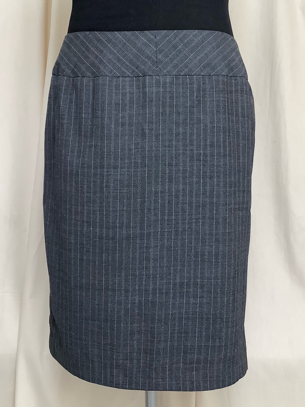 Petite Sophisticate Skirt-Gray Blue Black Plaid-Lined-Viscose Wool Blend-12P